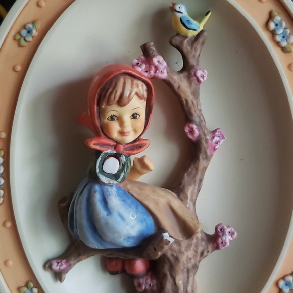 Beautiful Goebel tree girl plaque - Picture 4 of 4